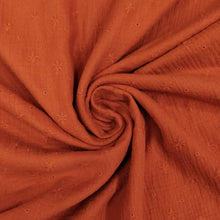 Carica l&#39;immagine nel visualizzatore di Gallery, Tessuto Mussola Ricamata - Terracotta

